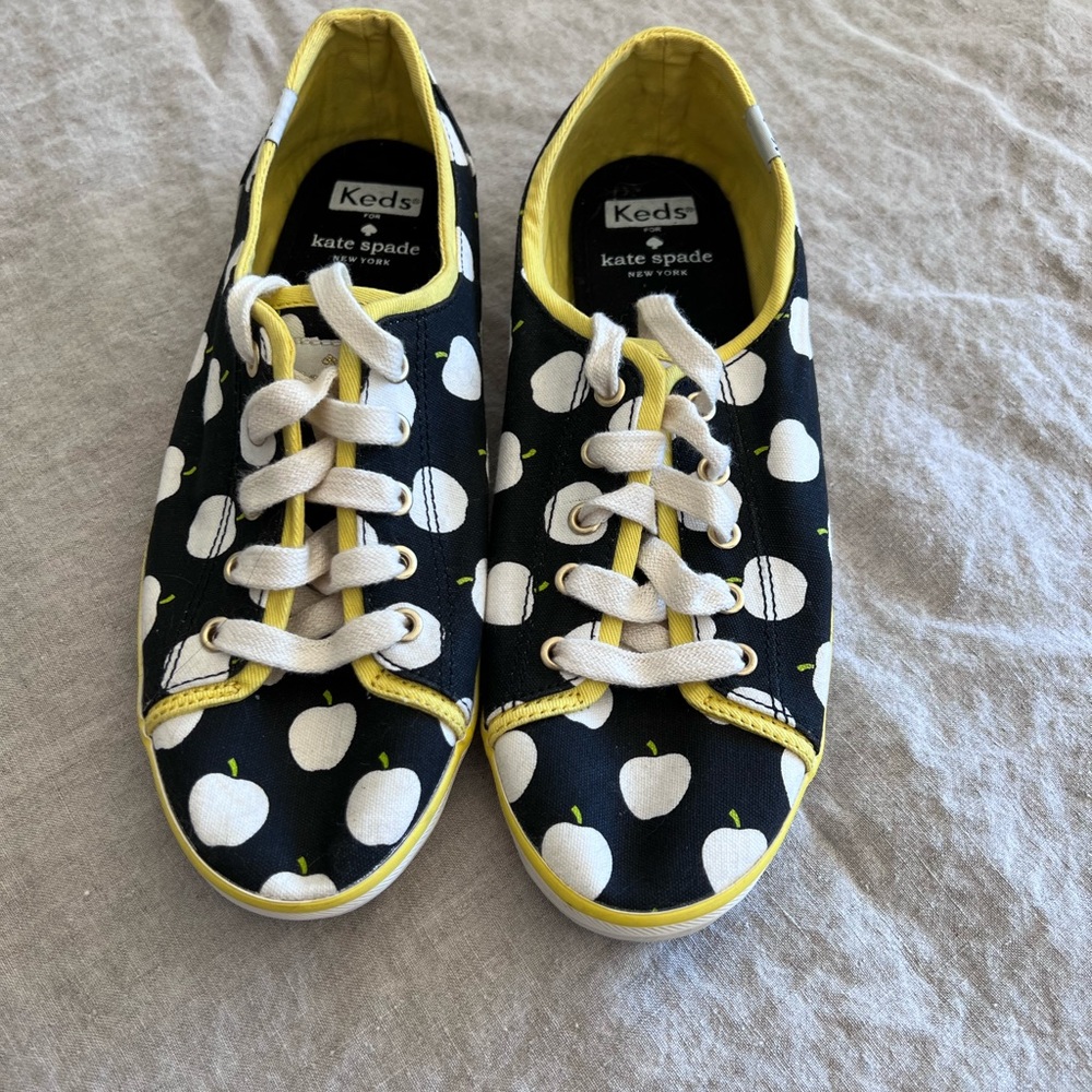 Kate Spade Keds Apple Print Sneakers Women’s 7